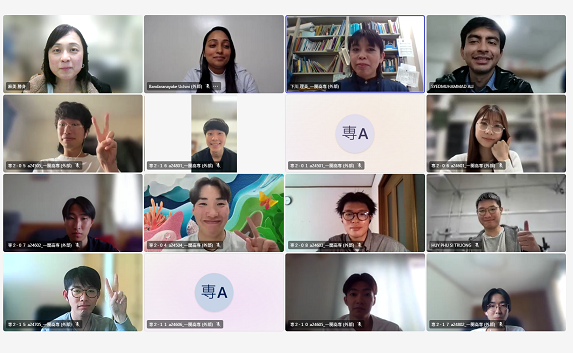 Scenes from the online class