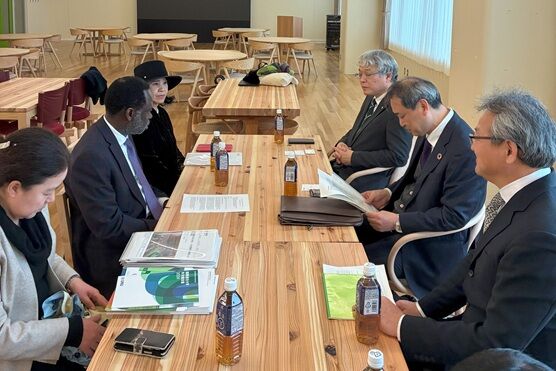 A meeting with the delegation from UNU