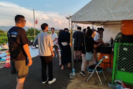 Long Queue (78 persons) for the temporary restrooms at North Entrance (Venue B) at 6:38 p.m.