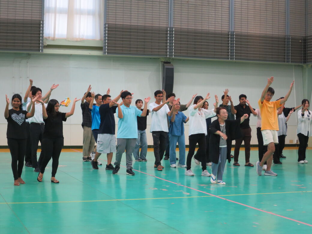 踊りの練習風景