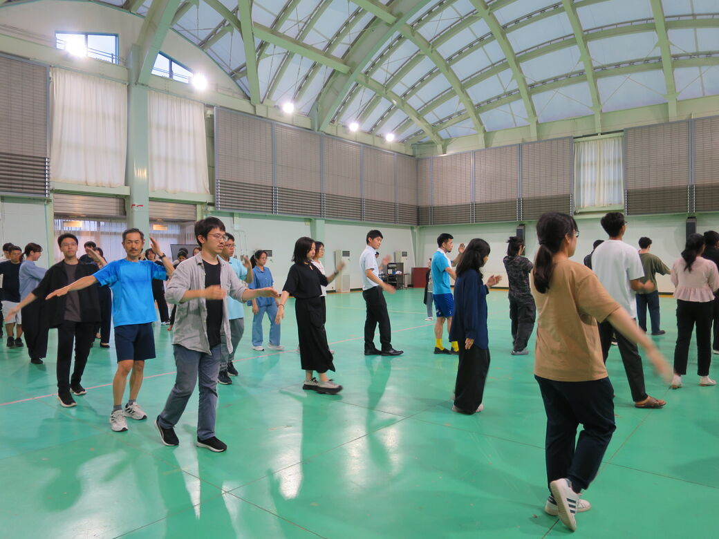 踊りの練習風景