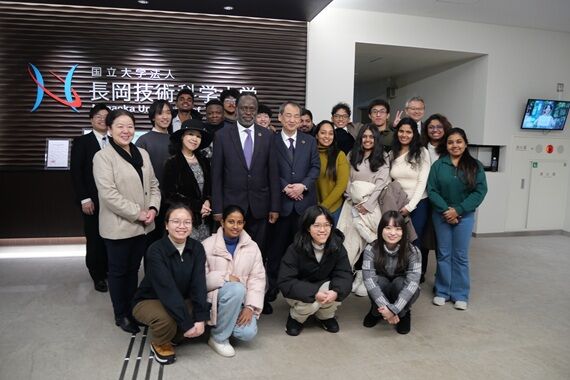 座談会後の集合写真