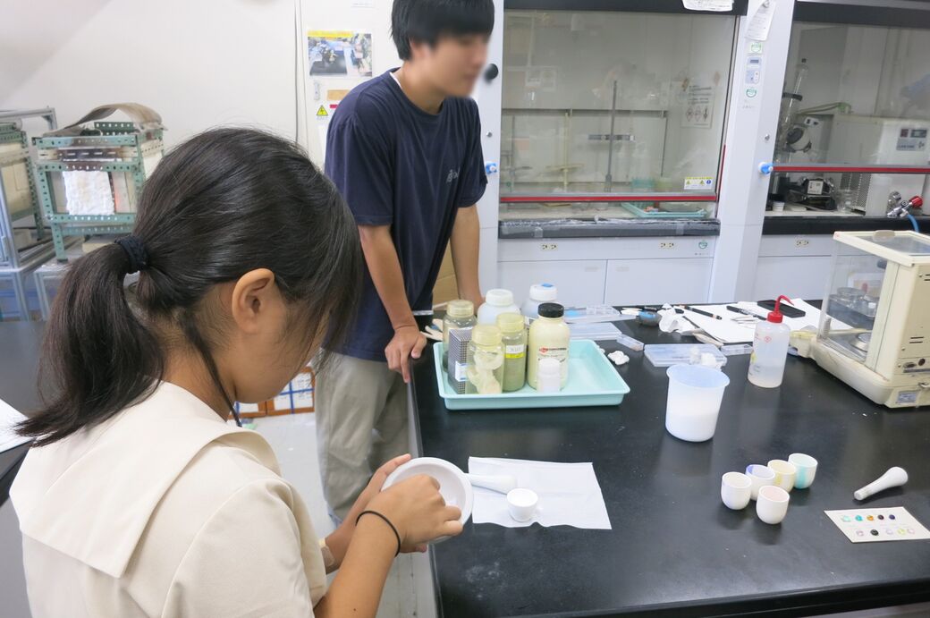 Ⅱ期 着色ガラスの作製とレーザーによる微細パターン形成体験