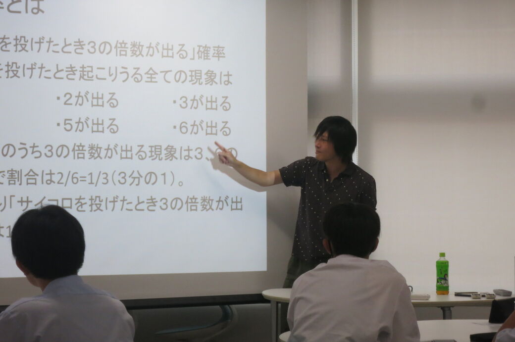 講座を行う山本先生