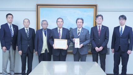 長岡技術科学大学協力会様より寄附目録を頂戴しました 画像