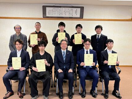 本学の学生24名がアクセシビリティリーダー2級の認定試験に合格し認定証の授与式を開催しました 画像