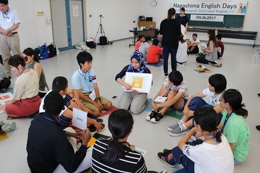 小学生と留学生の国際交流イベントの様子(2nd ISLife)