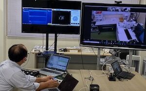 機器の遠隔・自動化の様子