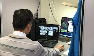 機器の遠隔化と接続テストの様子