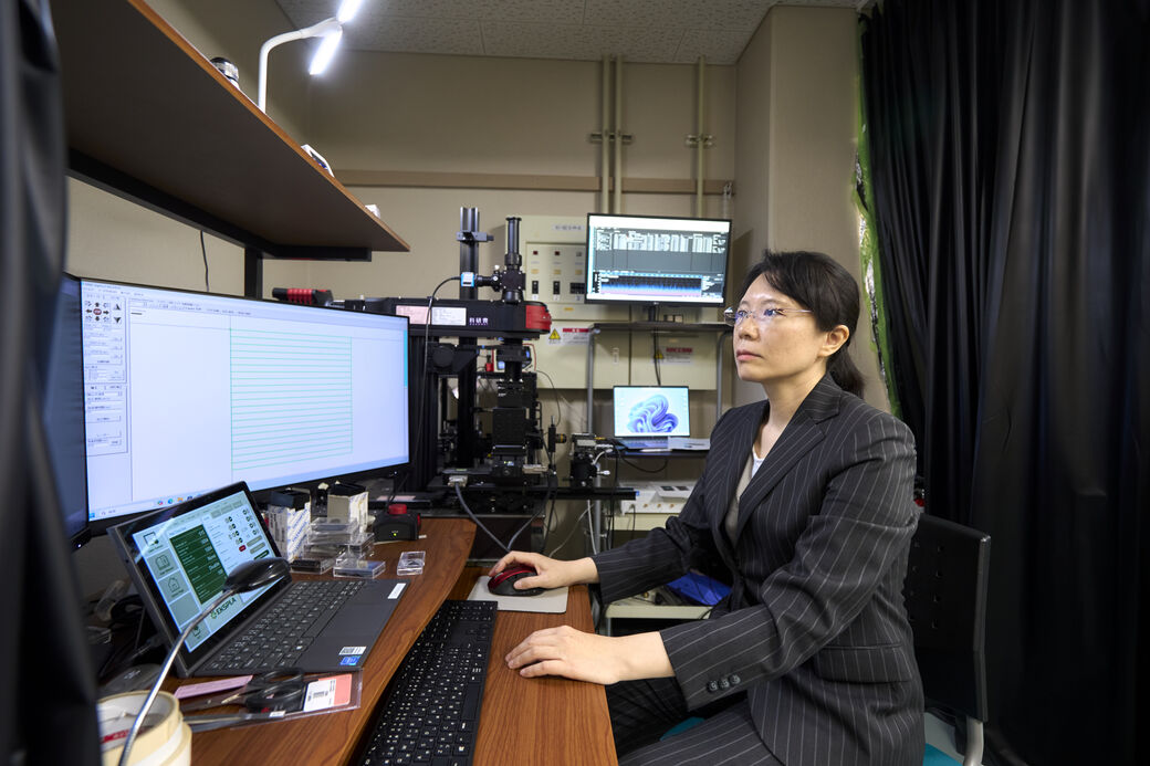 時空間的に濃縮した“光”による局所加熱を利用した金属析出―3D微細造形への応用を目指して - 溝尻 瑞枝