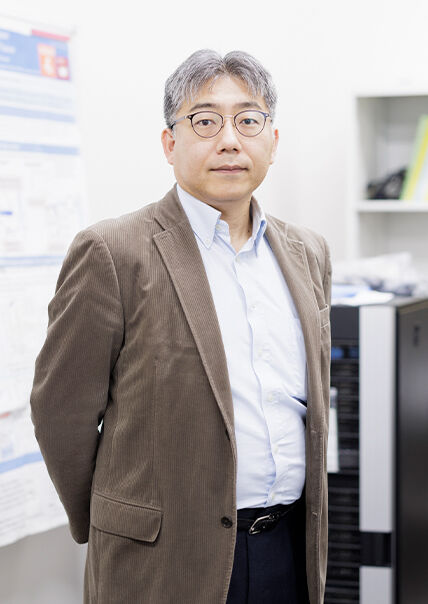 量子原子力系 准教授 菊池 崇志